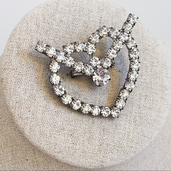 Vintage Silver Tone Large Heart Rhinestone Center Arrow Statement Brooch Love - Picture 6 of 10